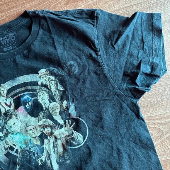 Doctor Who Graphic Tee 2015 Cast Black T-shirt Size L - Picture 4 of 13